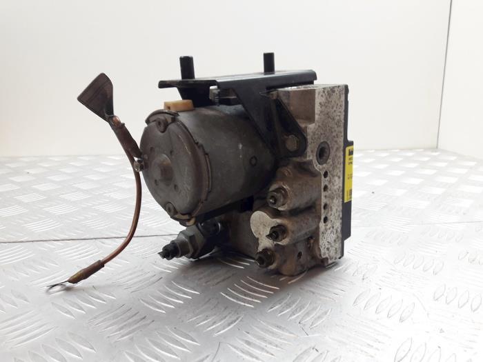 Gebruikte ABS Pomp BMW 7 serie (E38) 725 tds Prijs € 100,00 Margeregeling aangeboden door Bentie's autodemontage