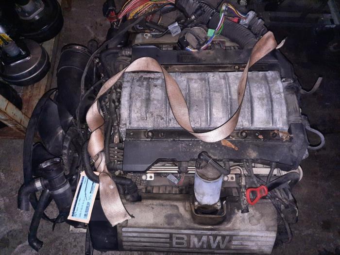 Motor van een BMW 7 serie (E65/E66/E67) 735i,Li 3.6 V8 32V 2002