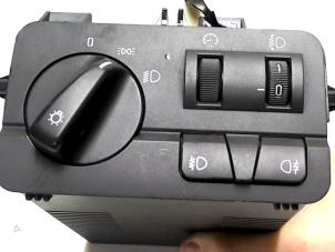 Gebruikte Licht Schakelaar BMW 3 serie (E46/4) 318i Prijs € 25,00 Margeregeling aangeboden door Bentie's autodemontage
