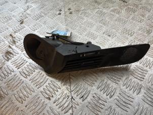 Gebruikte Luchtrooster Dashboard BMW 5 serie (E39) 520d 16V Prijs € 20,00 Margeregeling aangeboden door Bentie's autodemontage
