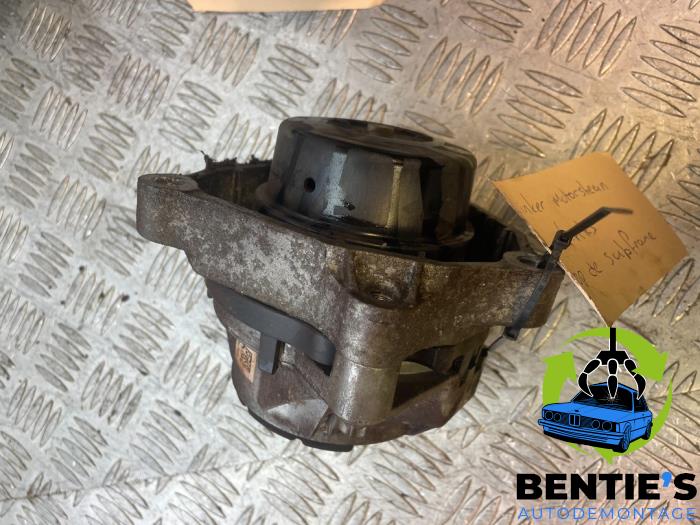 Gebruikte Motorrubber BMW 1 serie (F20) 116d 1.5 12V TwinPower Prijs € 29,00 Margeregeling aangeboden door Bentie's autodemontage