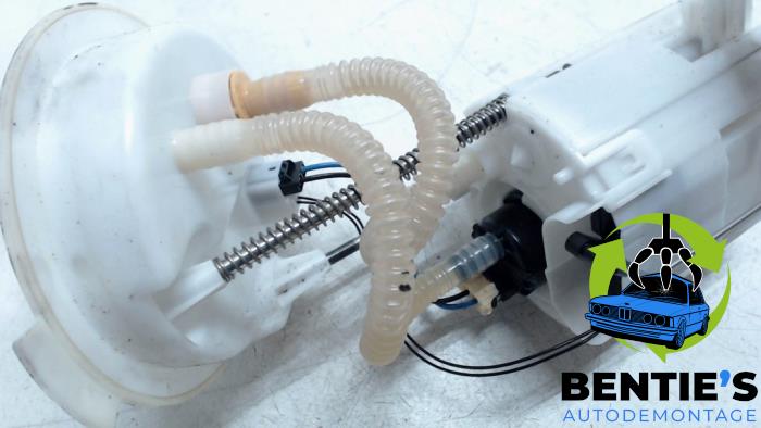Brandstofpomp Elektrisch van een BMW 1 serie (F20) 116d 1.6 16V Efficient Dynamics 2014