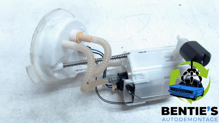 Brandstofpomp Elektrisch van een BMW 1 serie (F20) 116d 1.6 16V Efficient Dynamics 2014