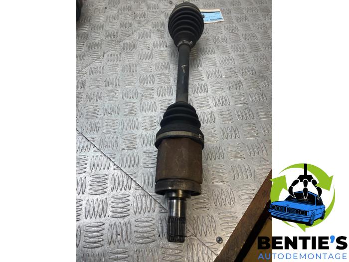 Gebruikte Aandrijfas links-voor BMW X3 (E83) 3.0i xDrive 24V Prijs € 75,00 Margeregeling aangeboden door Bentie's autodemontage