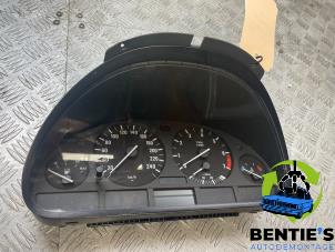 Gebruikte Kilometerteller KM BMW 5 serie Touring (E39) 520i 24V Prijs € 75,00 Margeregeling aangeboden door Bentie's autodemontage