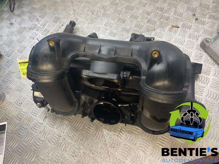 Gebruikte Inlaatspruitstuk BMW 3 serie Touring (E91) 325i 24V Prijs € 150,00 Margeregeling aangeboden door Bentie's autodemontage