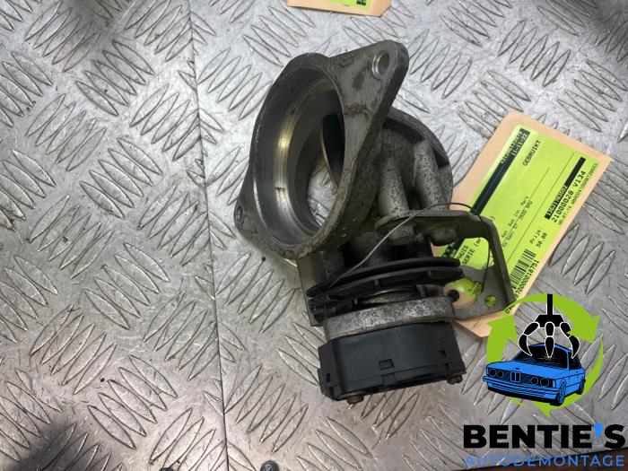 Gebruikte Gasklephuis BMW 5 serie (E39) 523i 24V Prijs € 50,00 Margeregeling aangeboden door Bentie's autodemontage
