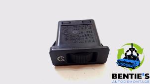 Gebruikte Licht Schakelaar BMW 5 serie (E39) 530i 24V Prijs € 10,00 Margeregeling aangeboden door Bentie's autodemontage