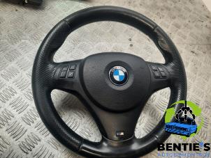 Gebruikte Stuurwiel BMW 1 serie (E81) 120d 16V Prijs € 250,00 Margeregeling aangeboden door Bentie's autodemontage