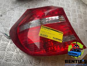 Gebruikte Achterlicht links BMW 1 serie (E87/87N) 116i 2.0 16V Prijs € 35,00 Margeregeling aangeboden door Bentie's autodemontage