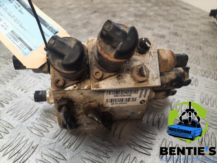 Gebruikte Pompvering (Hydr.) BMW 6 serie (E64) 645 Ci 4.4 V8 32V Prijs € 400,00 Margeregeling aangeboden door Bentie's autodemontage