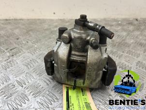 Gebruikte Remklauw (Tang) rechts-achter BMW X5 (E53) 4.4 V8 32V Prijs € 40,00 Margeregeling aangeboden door Bentie's autodemontage