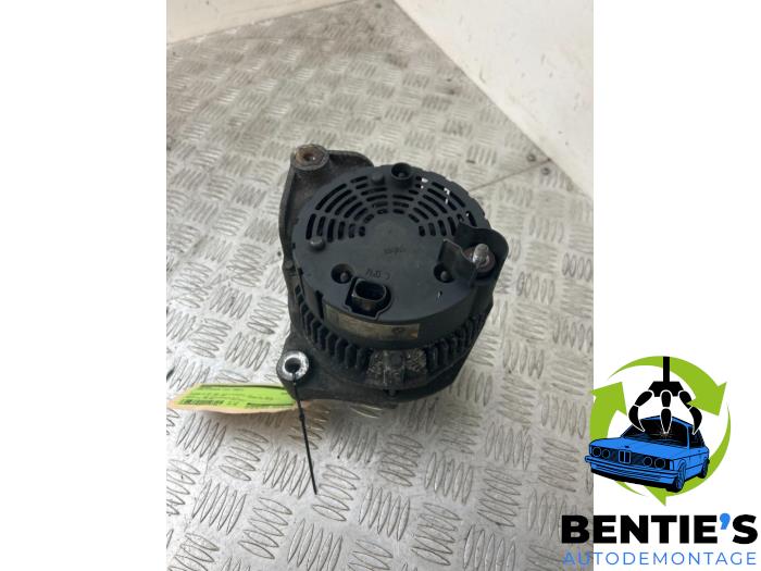 Dynamo van een BMW 3 serie Touring (E46/3) 320d 16V 2001