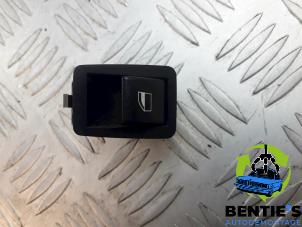 Gebruikte Ruit schakelaar elektrisch BMW 3 serie (E46/4) 320i 24V Prijs € 15,00 Margeregeling aangeboden door Bentie's autodemontage