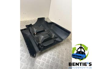 Gebruikte Afdekplaat motor BMW X5 (E53) 4.4 V8 32V Prijs € 55,00 Margeregeling aangeboden door Bentie's autodemontage