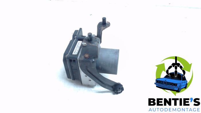 ABS Pomp van een BMW 5 serie Touring (E61) 530i 24V 2005