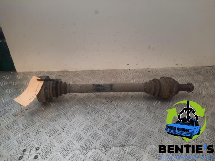 Gebruikte Aandrijfas rechts-achter BMW 6 serie (E63) 635d 24V Prijs € 75,00 Margeregeling aangeboden door Bentie's autodemontage