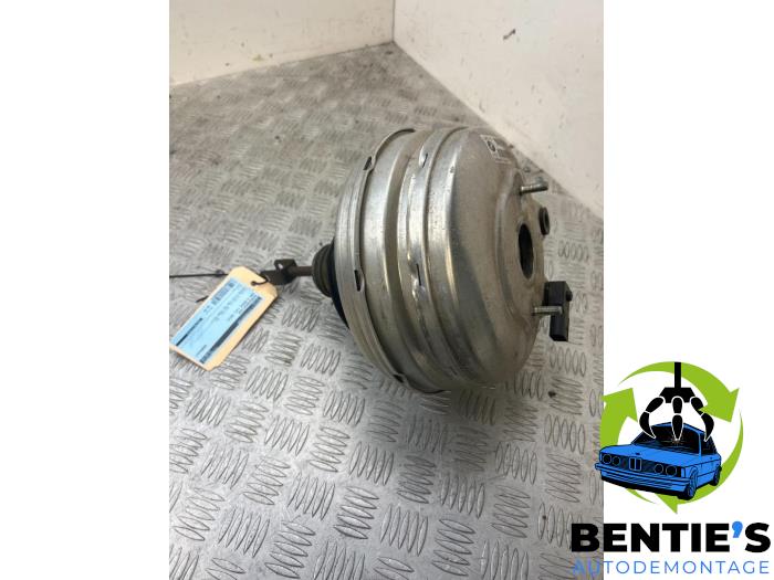 Gebruikte Rembekrachtiger BMW 5 serie (F10) 525d 16V Prijs € 60,00 Margeregeling aangeboden door Bentie's autodemontage
