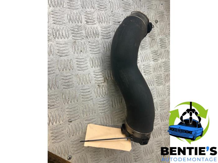 Gebruikte Intercooler Slang BMW 6 serie Gran Coupe (F06) 640d 24V Prijs € 25,00 Margeregeling aangeboden door Bentie's autodemontage