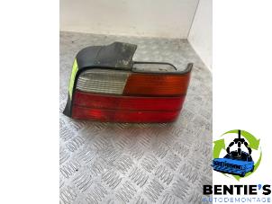 Gebruikte Achterlicht rechts BMW 3 serie (E36/4) 316i Prijs € 25,00 Margeregeling aangeboden door Bentie's autodemontage