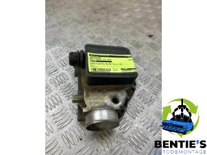 Gebruikte Gasklephuis BMW 3 serie Compact (E36/5) 316i Prijs € 35,00 Margeregeling aangeboden door Bentie's autodemontage