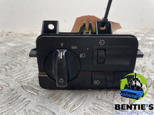 Gebruikte Schakelaar Licht BMW 3 serie (E46/2) 323 Ci 24V Prijs € 29,95 Margeregeling aangeboden door Bentie's autodemontage