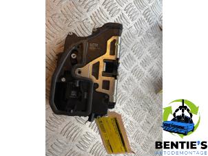 Gebruikte Deurslot Mechaniek 4Deurs rechts-achter BMW 3 serie (E90) 318i 16V Prijs € 45,00 Margeregeling aangeboden door Bentie's autodemontage