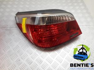 Gebruikte Achterlicht links BMW 5 serie (E60) 520i 24V Prijs € 50,00 Margeregeling aangeboden door Bentie's autodemontage