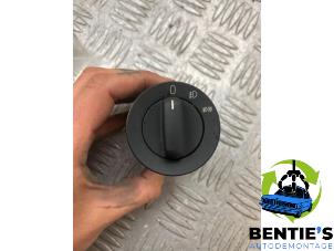 Gebruikte Schakelaar Licht BMW 5 serie Touring (E39) 530i 24V Prijs € 10,00 Margeregeling aangeboden door Bentie's autodemontage