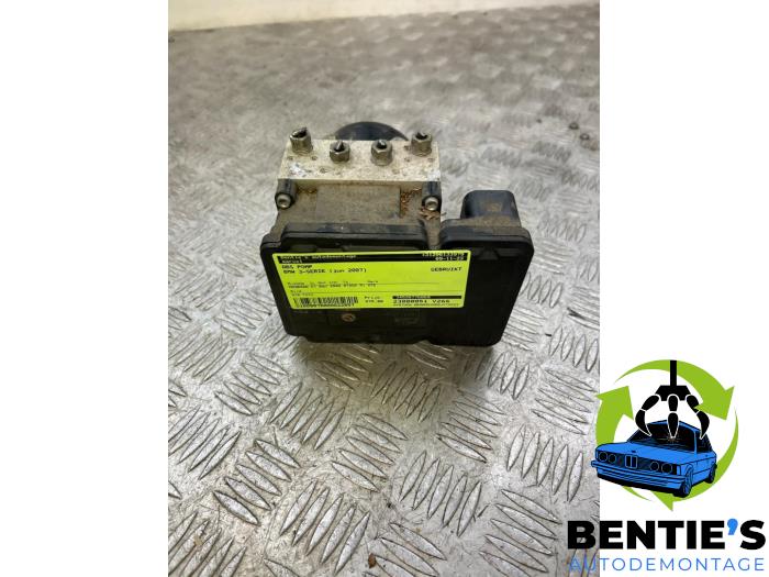 Gebruikte ABS Pomp BMW 3 serie (E93) 325i 24V Prijs € 275,00 Margeregeling aangeboden door Bentie's autodemontage