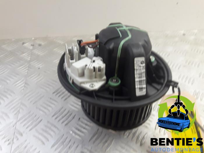 Gebruikte Chaufage Ventilatiemotor BMW 1 serie (E87/87N) 116d 16V Prijs € 50,00 Margeregeling aangeboden door Bentie's autodemontage