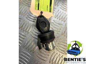 Gebruikte Sleutel + Contactslot BMW X3 (E83) 3.0d 24V Prijs € 45,00 Margeregeling aangeboden door Bentie's autodemontage