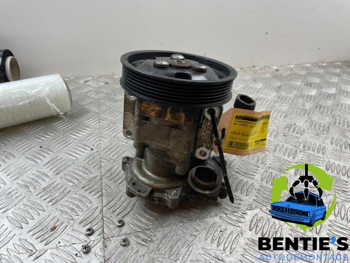 Gebruikte Servopomp BMW 3 serie Compact (E46/5) 316ti 16V Prijs € 75,00 Margeregeling aangeboden door Bentie's autodemontage