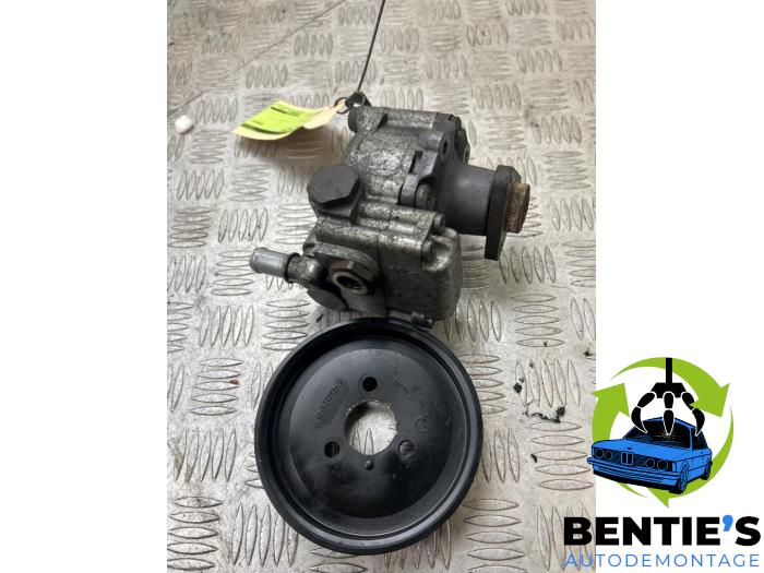 Gebruikte Servopomp BMW 5 serie (E60) 520d 16V Prijs € 75,00 Margeregeling aangeboden door Bentie's autodemontage