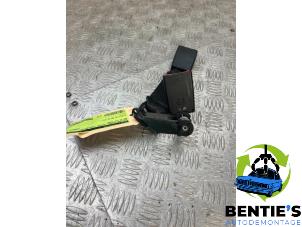 Gebruikte Veiligheidsgordel Insteek links-achter BMW X3 (E83) 2.0 16V Prijs € 15,00 Margeregeling aangeboden door Bentie's autodemontage