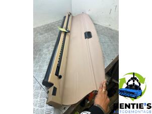 Gebruikte Bagageruimte Dekzeil BMW X3 (E83) 3.0i xDrive 24V Prijs € 75,00 Margeregeling aangeboden door Bentie's autodemontage