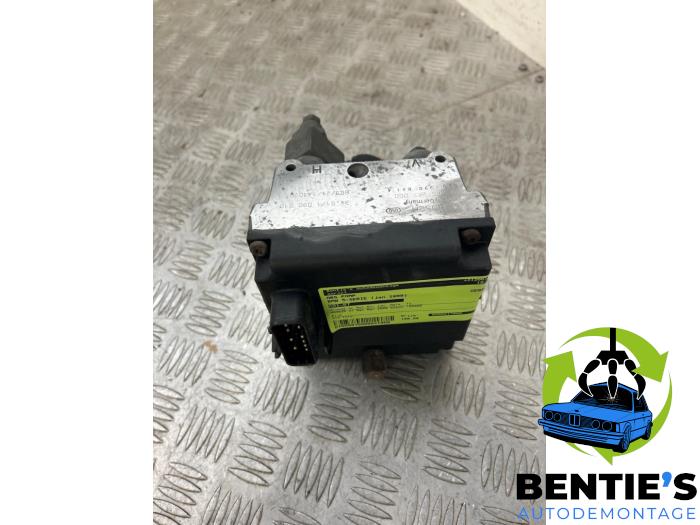 Gebruikte ABS Pomp BMW 5 serie (E39) 523i 24V Prijs € 100,00 Margeregeling aangeboden door Bentie's autodemontage