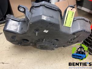 Gebruikte Tank adblue BMW 1 serie (F40) 116d 1.5 12V TwinPower Prijs € 300,00 Margeregeling aangeboden door Bentie's autodemontage