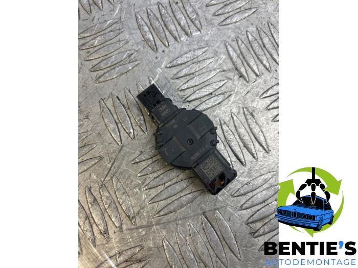 Gebruikte Regensensor BMW 2 serie Active Tourer (U06) 220i Mild Hybrid 1.5 TwinPower Turbo 12V Prijs € 156,09 Inclusief btw aangeboden door Bentie's autodemontage