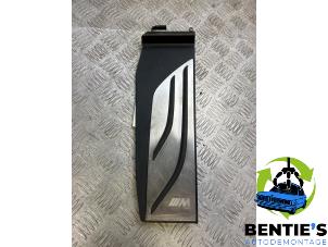 Gebruikte Voetsteun BMW 1 serie (F21) 116i 1.5 TwinPower 12V Prijs € 75,00 Margeregeling aangeboden door Bentie's autodemontage