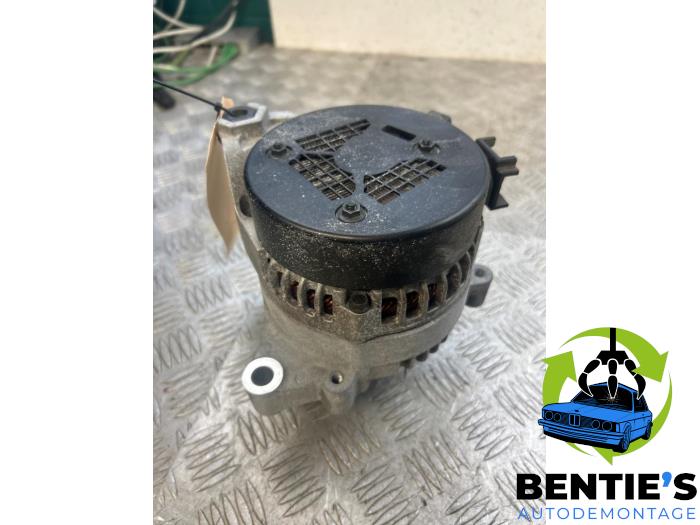 Gebruikte Dynamo BMW 1 serie (F40) 116d 1.5 12V TwinPower Prijs € 150,00 Margeregeling aangeboden door Bentie's autodemontage