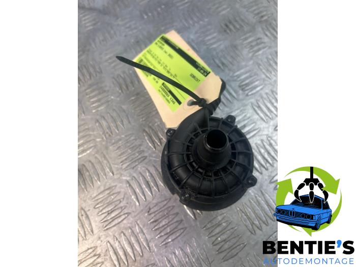 Gebruikte Waterpomp BMW 2 serie Active Tourer (U06) 220i Mild Hybrid 1.5 TwinPower Turbo 12V Prijs € 181,50 Inclusief btw aangeboden door Bentie's autodemontage