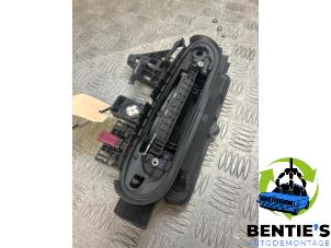 Gebruikte Portiergreep 4Deurs rechts-voor BMW 2 serie Active Tourer (U06) 220i Mild Hybrid 1.5 TwinPower Turbo 12V Prijs € 30,25 Inclusief btw aangeboden door Bentie's autodemontage