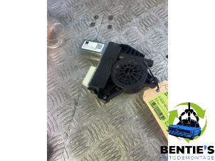 Gebruikte Portierruitmotor BMW 1 serie (F40) 116d 1.5 12V TwinPower Prijs € 50,00 Margeregeling aangeboden door Bentie's autodemontage