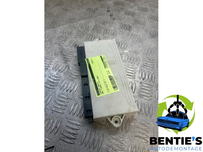 Gebruikte Comfort Module BMW 7 serie (E65/E66/E67) 745i,Li 4.4 V8 32V Prijs € 29,00 Margeregeling aangeboden door Bentie's autodemontage