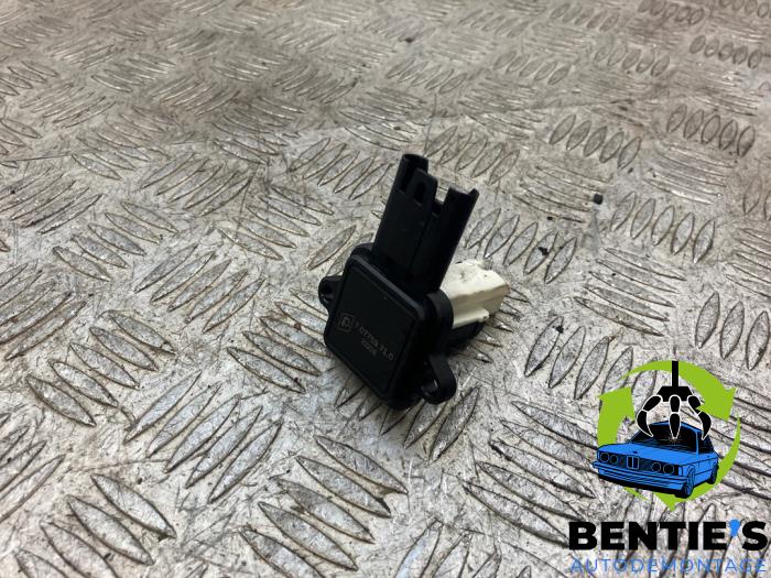 Gebruikte Luchtmassameter BMW 3 serie (E90) 325i 24V Prijs € 25,00 Margeregeling aangeboden door Bentie's autodemontage