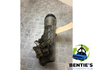Gebruikte Oliefilterhuis BMW 1 serie (F21) 114i 1.6 16V Prijs € 55,00 Margeregeling aangeboden door Bentie's autodemontage