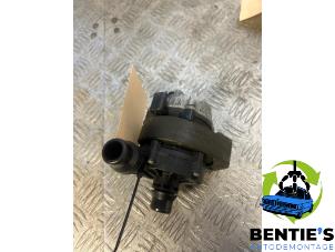 Gebruikte Waterpomp BMW 3 serie (F30) 330e Prijs € 75,00 Margeregeling aangeboden door Bentie's autodemontage