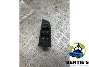 Gebruikte Combischakelaar ramen BMW 3 serie (E90) 325i 24V Prijs € 30,00 Margeregeling aangeboden door Bentie's autodemontage