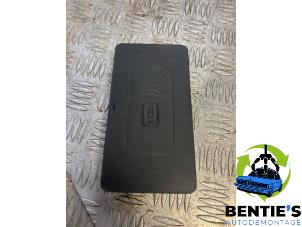 Gebruikte Draadloze oplader BMW 3 serie (G20) 330e 2.0 TwinPower Turbo 16V Prijs € 114,95 Inclusief btw aangeboden door Bentie's autodemontage